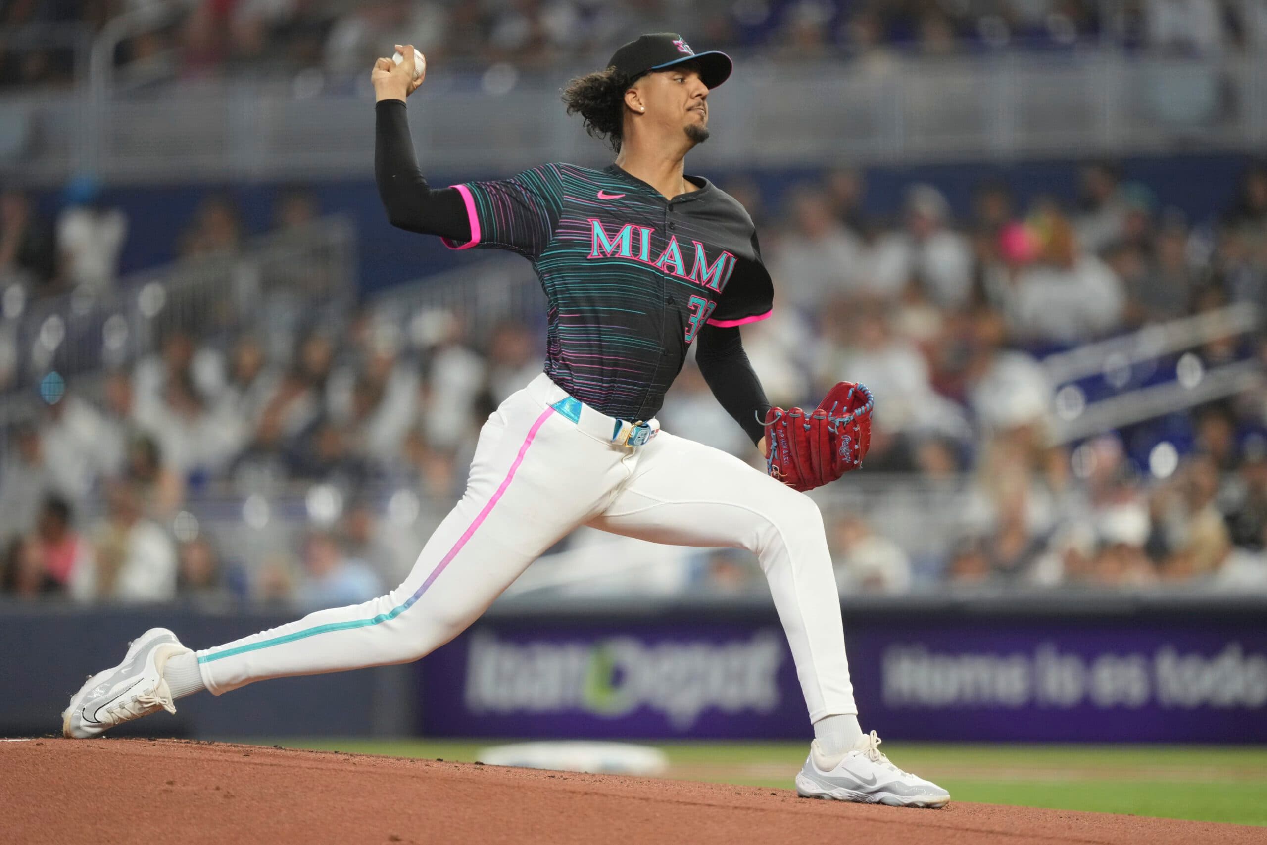 Rookie Agustín Ramírez hits two solo homers as the Marlins beat the Yankees 2-0