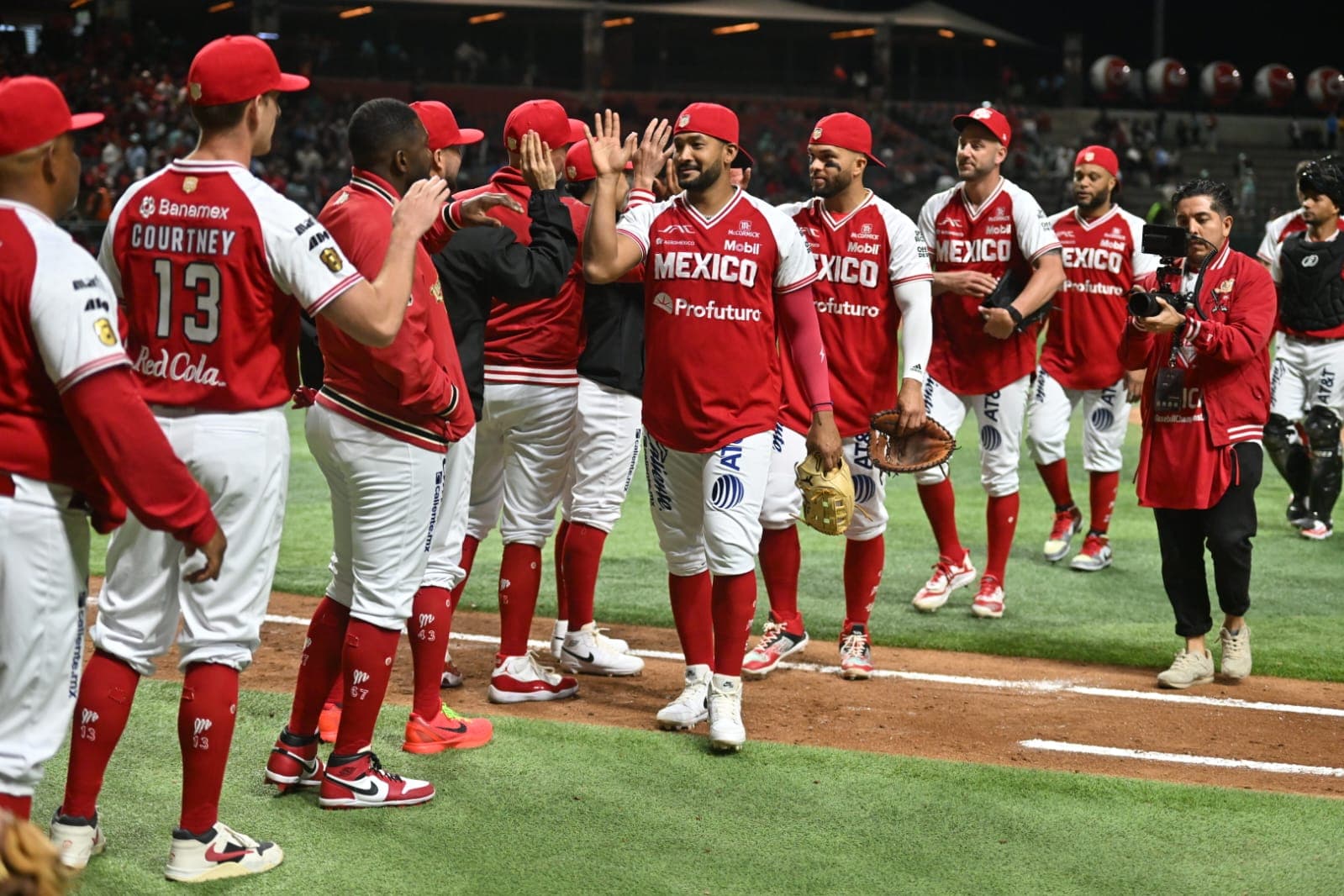 BCL Americas: Diablos Rojos del Mexico, Kane County Cougars Win Openers