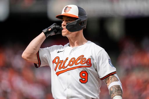 Tyler O’Neill’s 4-hit day earns him a warm welcome in Baltimore’s home opener