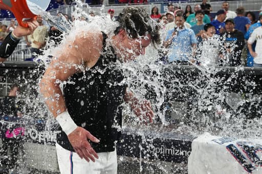 Marlins snap franchise-worst 12-game skid with walk-off win over Phillies