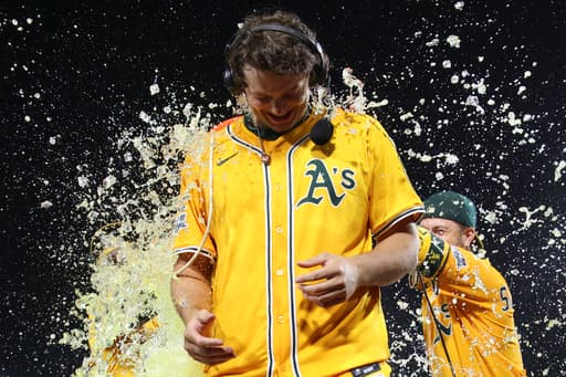 Kurtz does it again with homer off Hader in 10th to lift Athletics over Astros