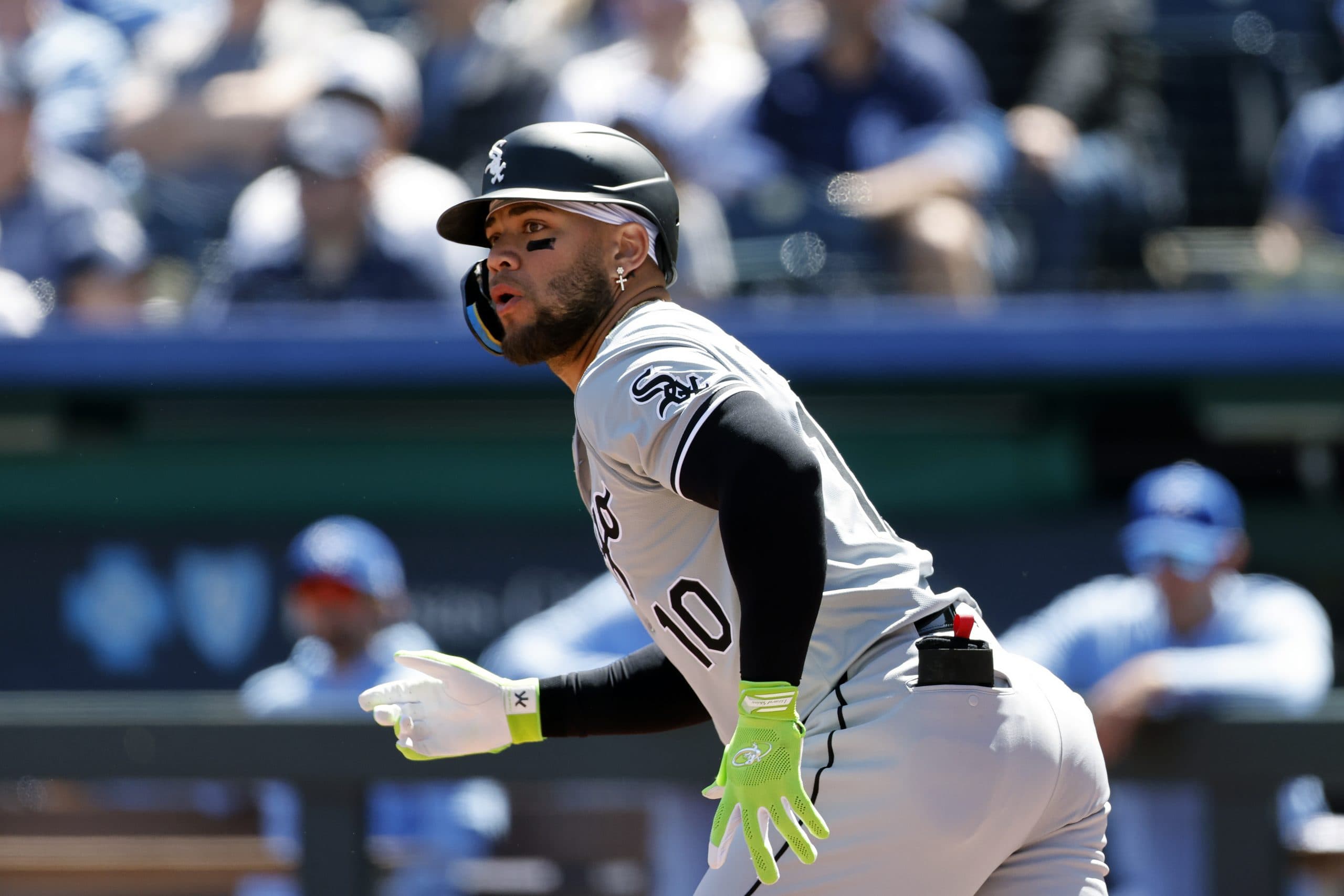 Los Angeles Angels Sign 3B Yoán Moncada to a 1-Year Deal for $5 Million