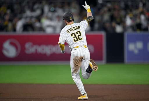 Sheets hits 2 of San Diego’s 4 homers, Tatis robs Devers as the Padres beat the Giants 8-1