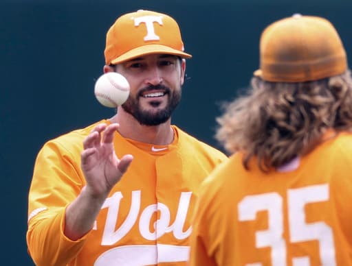 Giants hire Tennessee’s Vitello as manager, gambling on a college coach with no pro experience