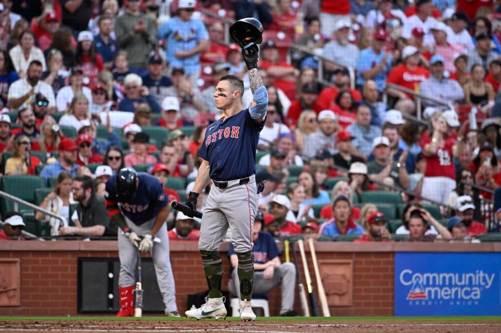 Red Sox put outfielder Tyler O’Neill on the injured list with right knee inflammation
