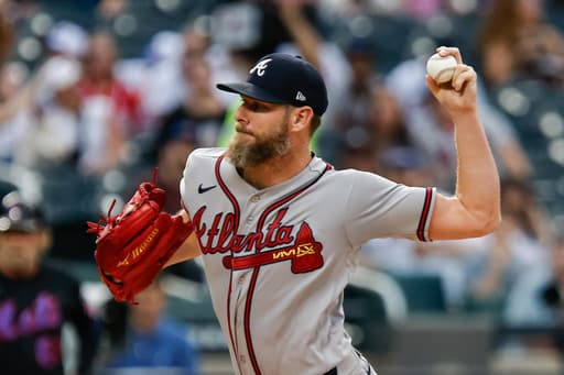Sale dominates as Braves beat Mets 1-0 to split doubleheader