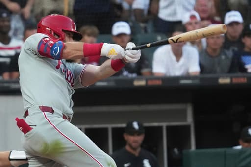 Kyle Schwarber and Jesus Luzardo help the Phillies beat the White Sox 6-3