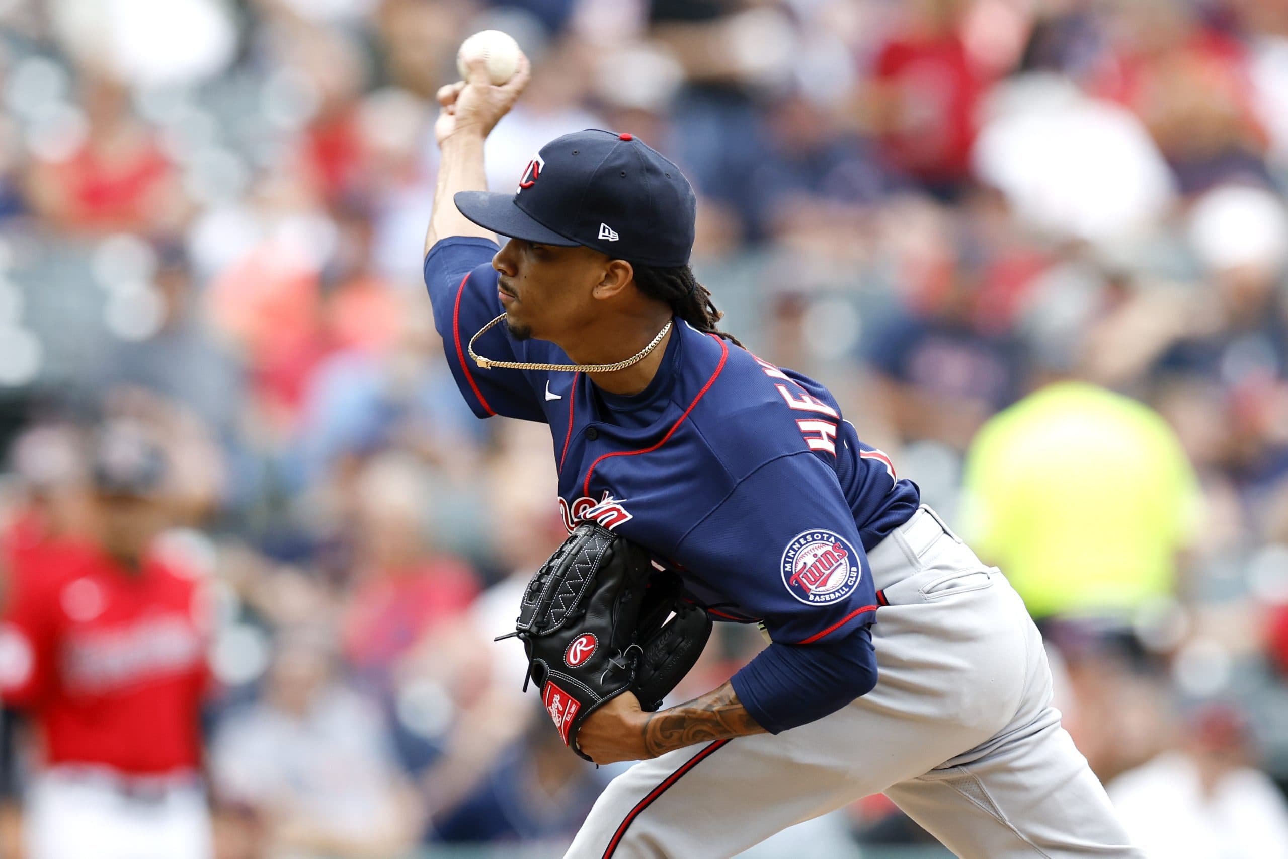 Twins Select Contract of Dominican Republic RHP Ronny Henriquez