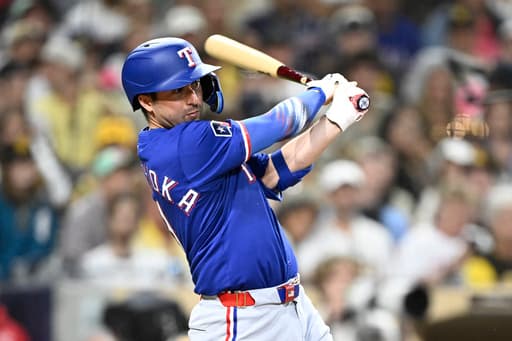 Kyle Higashioka homers and drives in 5 runs in the Rangers’ 7-4 victory over the Padres