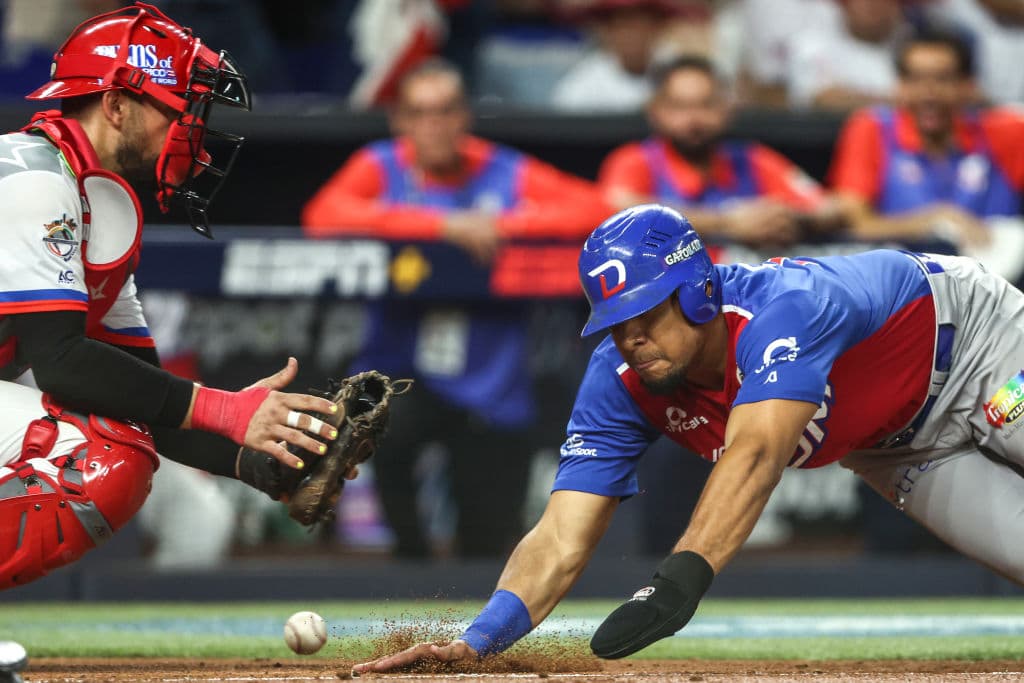 Dominican Republic Tops Puerto Rico 5-2 In Saturday Night Main Event at Caribbean Series