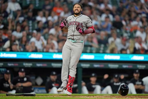 Eugenio Suárez says X-rays were negative after he was hit on index finger by pitch against Tigers