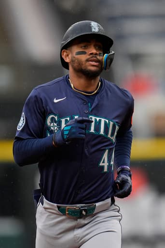 Seattle’s Julio Rodríguez scratched from lineup just before game against Houston