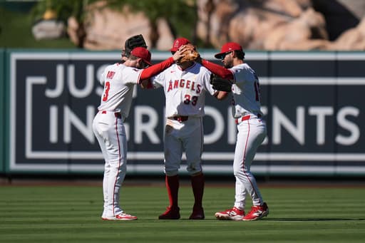 Travis d’Arnaud’s RBI double in eighth inning lifts Angels to 4-3 win over Athletics