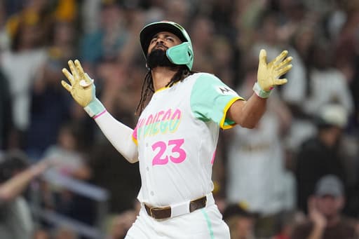 Fernando Tatís Jr.’s grand slam sends Padres past Diamondbacks 7-4, eliminating Arizona