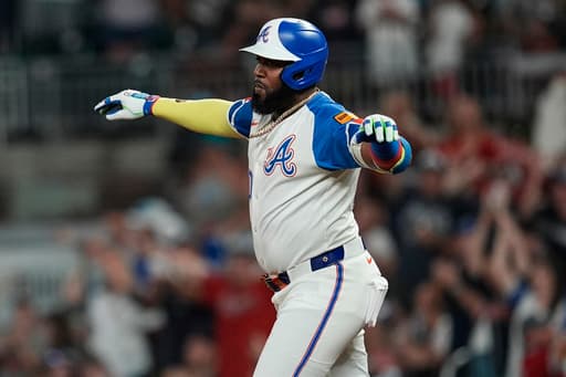 Braves sweep Marlins in historic doubleheader with first female umpire