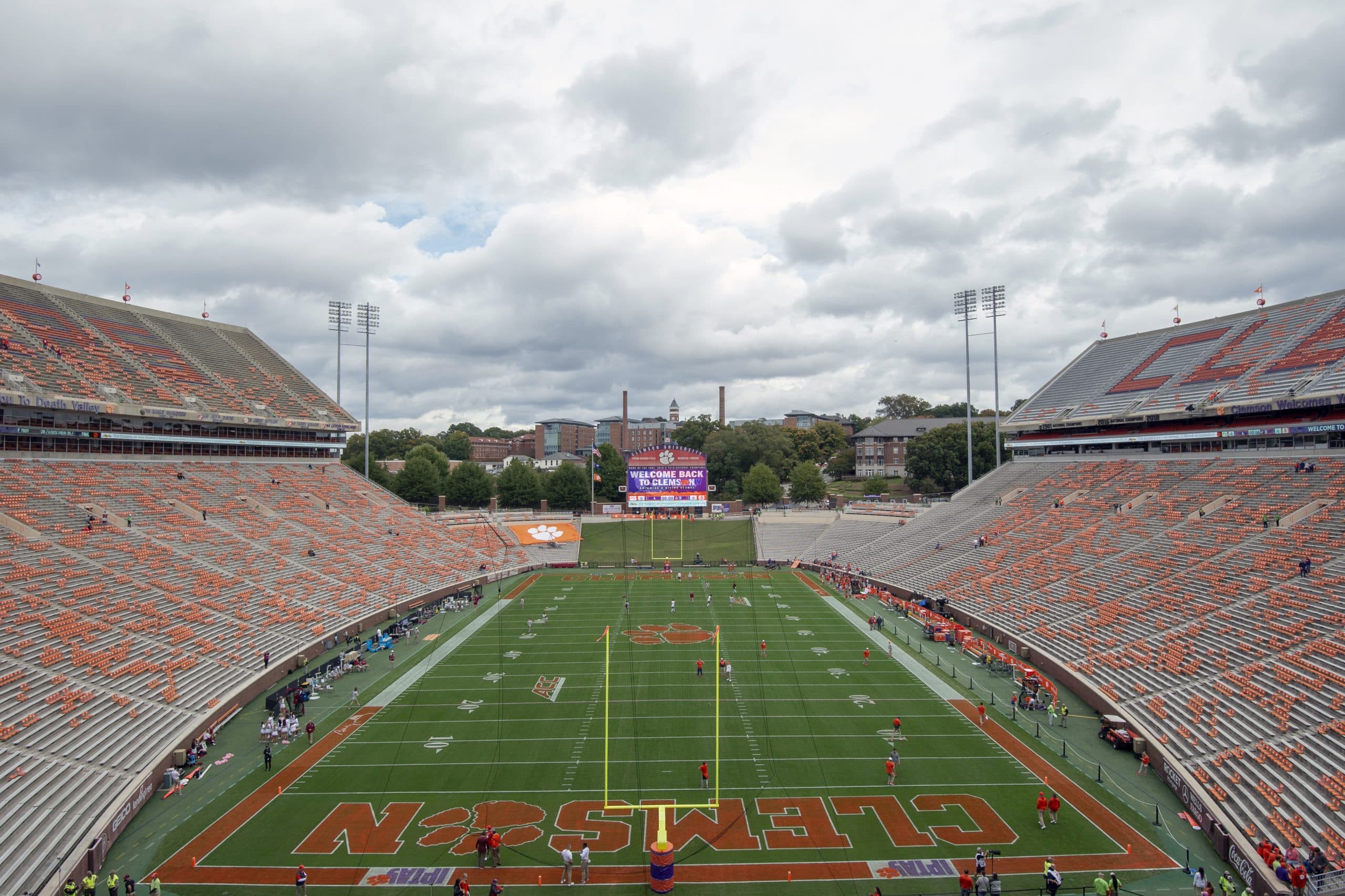 Savannah Bananas Host Largest Crowd in Team History in Clemson’s Memorial Stadium