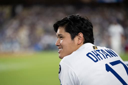 Why Dodgers manager Dave Roberts is telling Lakers fans to keep ‘hands off’ Ohtani