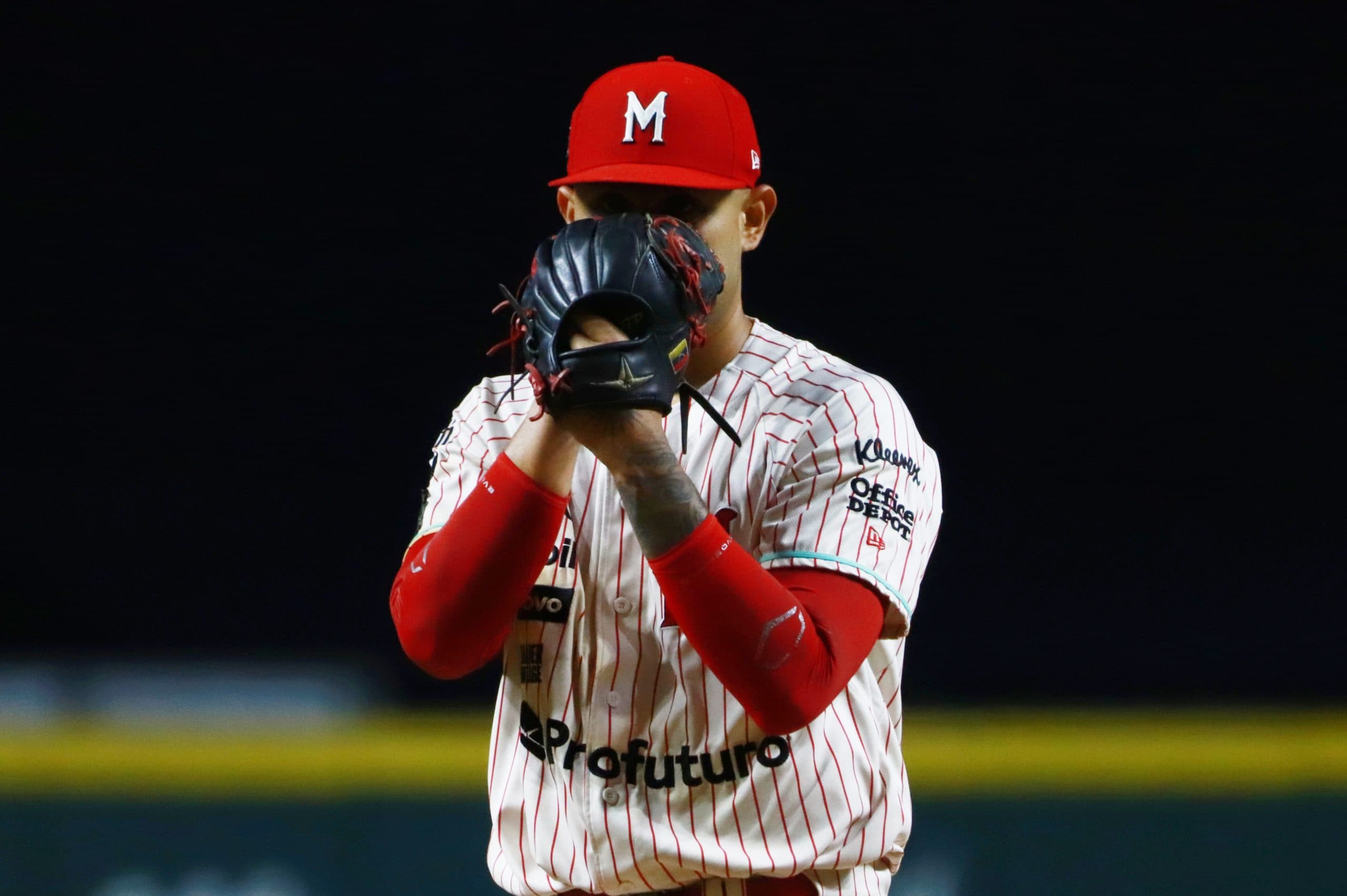 Venezuelan RHP Erick Leal Signs With New York Yankees