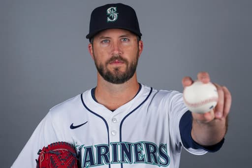 Cubs add INF Nicky Lopez and reliever Drew Pomeranz to roster