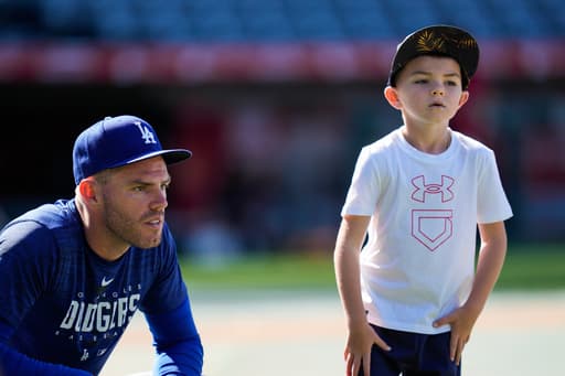 Up past bedtime, Charlie Freeman still missed dad Freddie’s World Series homer