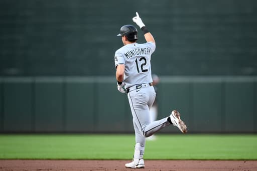White Sox score 7 runs before making an out in the 3rd, pound the Orioles 9-3