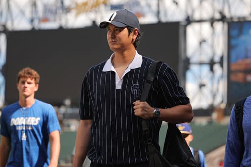 Dodgers star Shohei Ohtani misses series opener against White Sox because of knee soreness