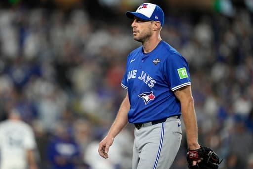 Scherzer doesn’t argue with Schneider, leaves World Series Game 3 with lead that bullpen wastes
