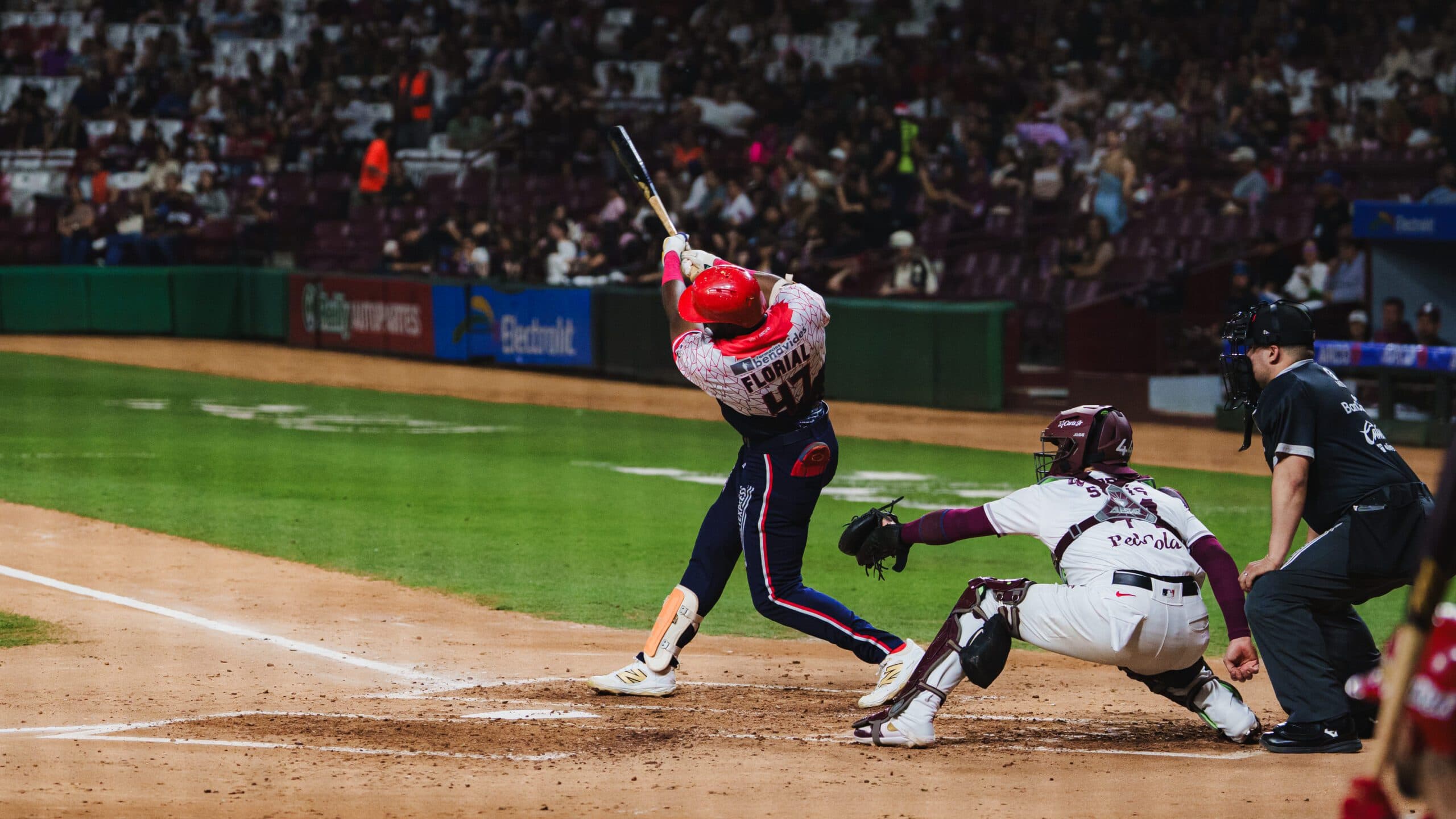 LAMP: Aguilas de Mexicali Fire Pat Listach On Christmas Day, Top Tomateros As Vizcarra Takes Over