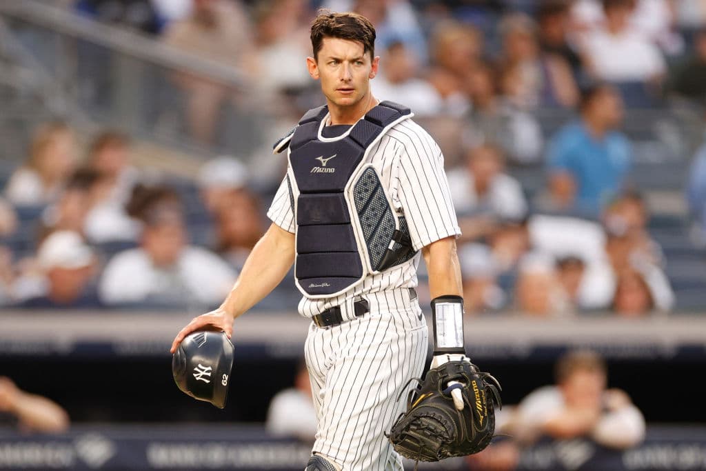 Minor League Deal Tracker: Catchers Hernandez, Brantly Signed; Veteran P Kuhl to ChiSox
