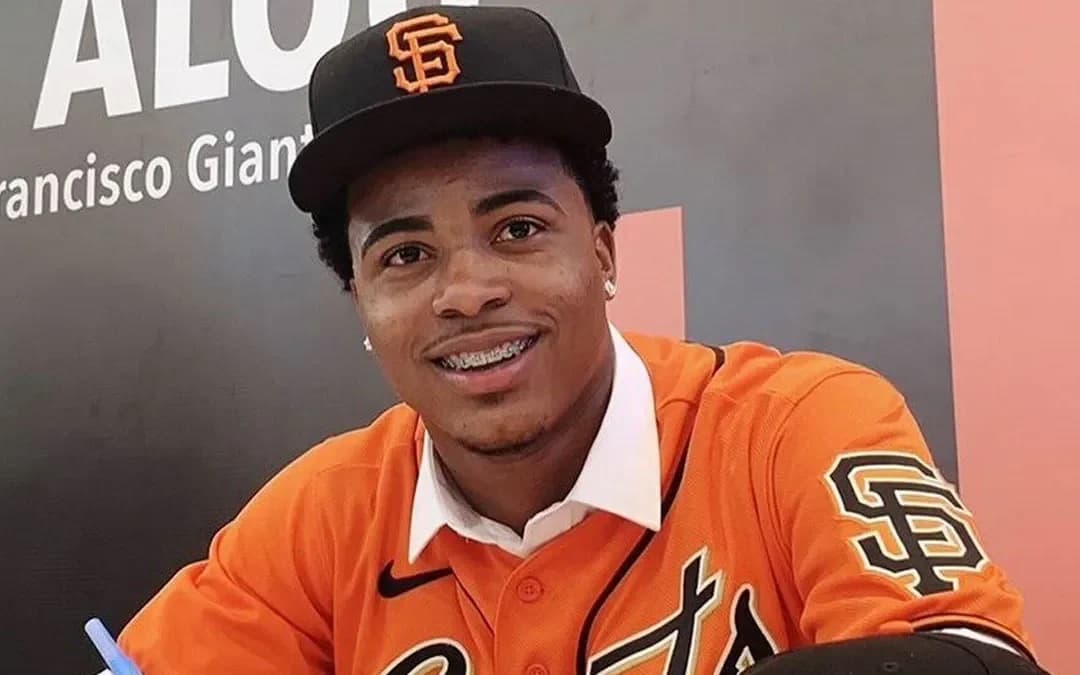 Aruban Prospect Djean Macares Makes History by Signing $1.1 Million Deal With Giants