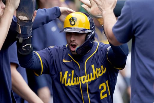 Durbin and Turang hit back-to-back doubles in the 8th to help the Brewers top the Pirates