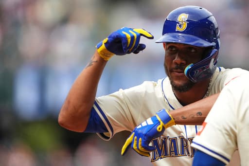 Julio Rodriguez homers for fourth straight 20-20 season as Mariners beat Rangers