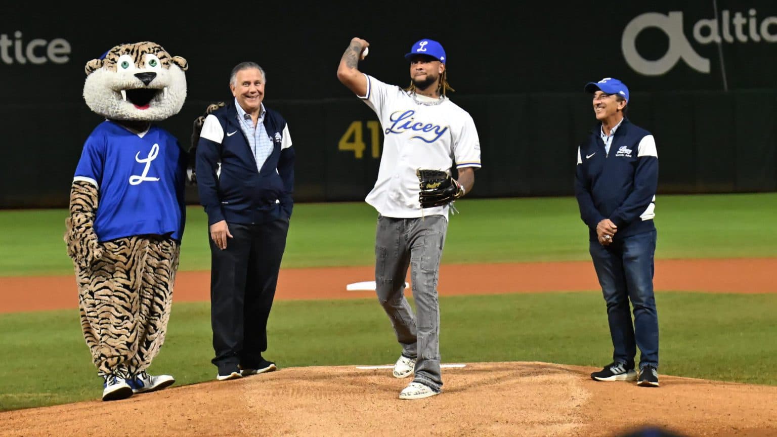 AL Rookie of the Year Luis Gil Honored by Tigres del Licey