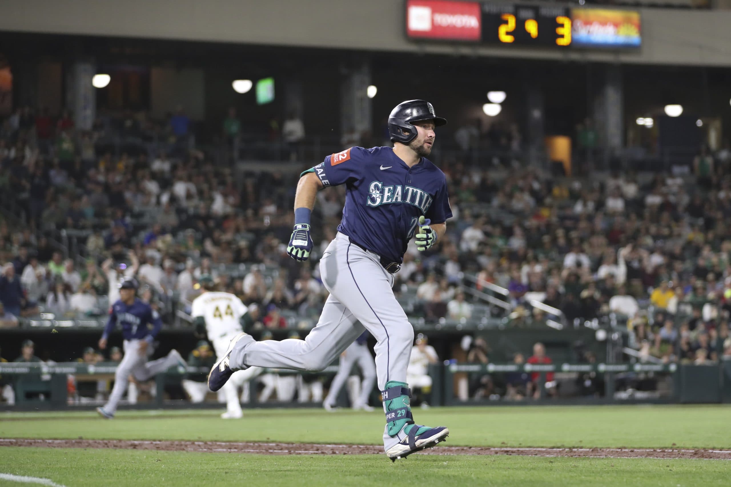 Raleigh’s 17th home run sends Mariners past Astros 5-3