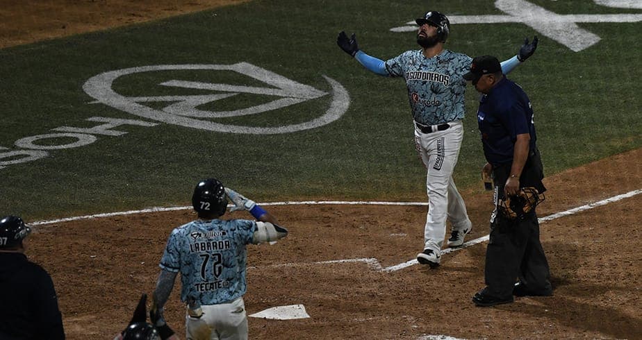 Winter League Playoffs: Algodoneros de Guasave, Aguilas de Mexicali On Verge of Upsets; Leones del Escogido 6-1 in LIDOM
