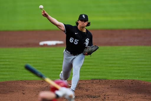 Davis Martin helps the White Sox beat the slumping Reds 4-2