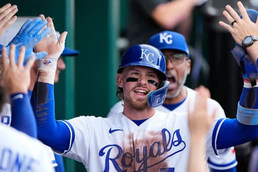 Bobby Witt Jr. homers before leaving with knee injury in Royals’ 14-6 win over Cardinals