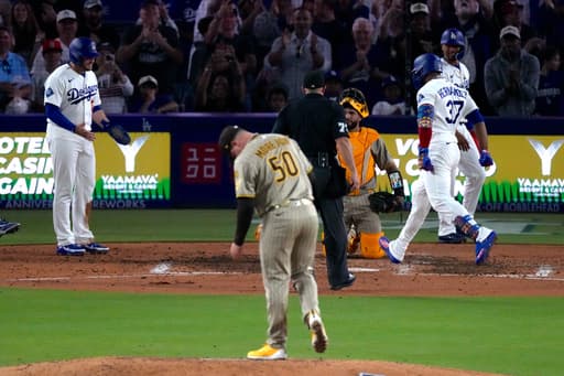 Teoscar Hernández’s 7th-inning grand slam sparks another Dodgers rally vs Padres