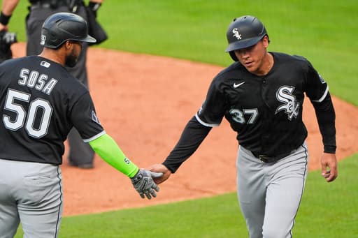 Tanner Murray hits first MLB homer and White Sox edge Royals 6-5 after 3-hour rain delay