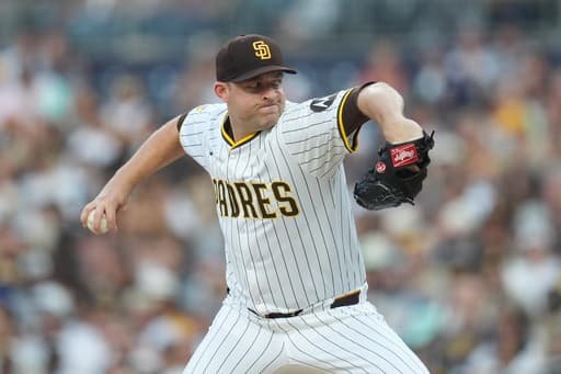 Padres re-sign King to $75 million, 3-year deal that allows him to opt out after ’26 and ’27