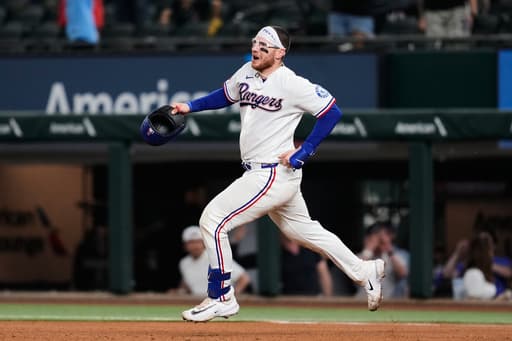 No closing this game as Rangers beat Dbacks after frantic 9th inning and Jansen’s walk-off hit
