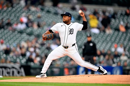 Benches empty without any fighting during Tigers-Red Sox game
