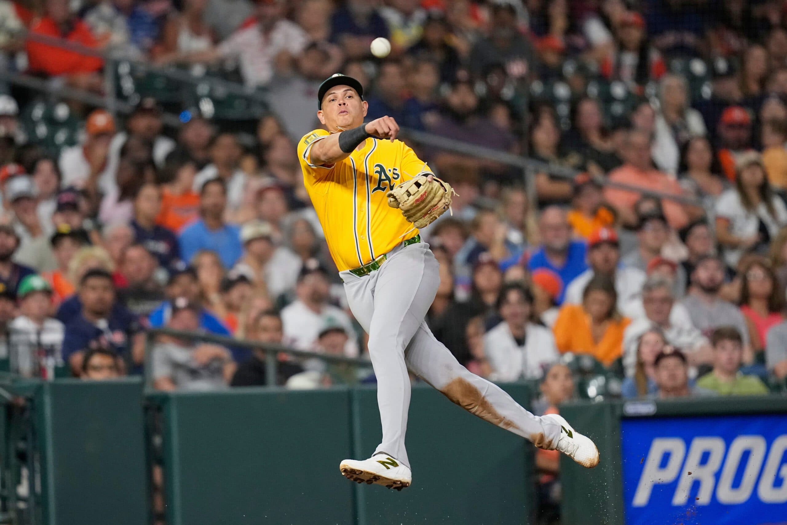 Gio Urshela Begins New Chapter as Manager of Colombia’s National Team