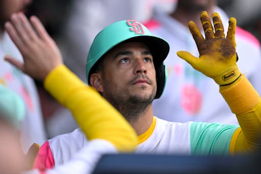 Padres’ All-Star-laden bullpen is lights out in a 4-2 win over NL East-leading Phillies