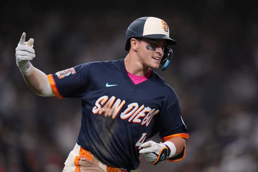 Jase Bowen hits 1st career home run and Padres toss combined 2-hitter in 7-0 win over Giants