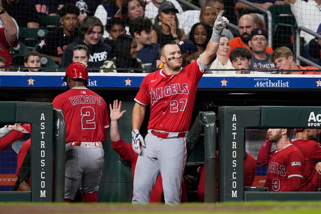 Title: Angels Astros Baseball Image ID: 25243071724383 Article: Los Angeles Angels designated hitter Mike Trout (27) celebrates