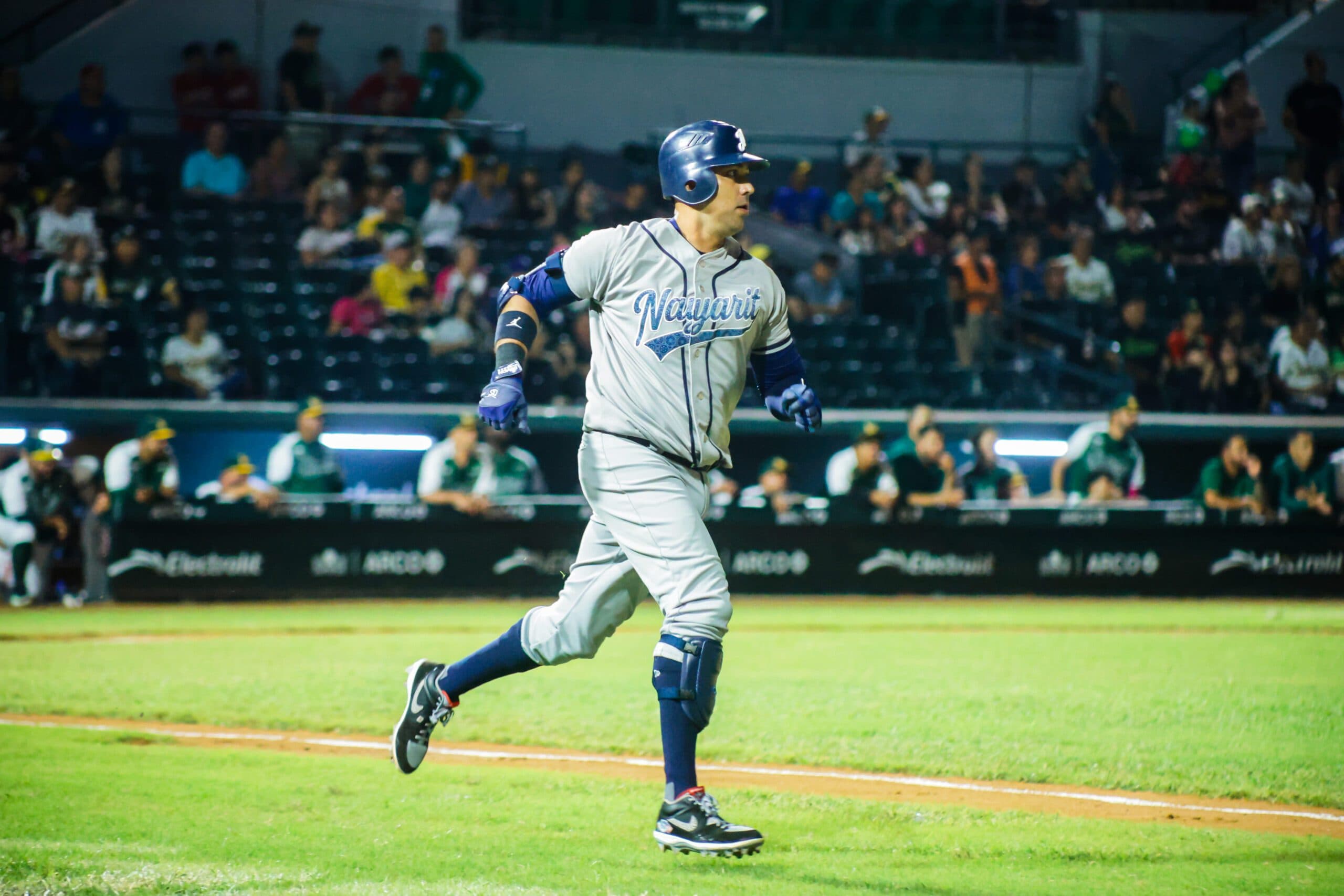 LAMP: Three Teams Improve to 3-1; Darick Hall Drives In Six In Hermosillo’s Win