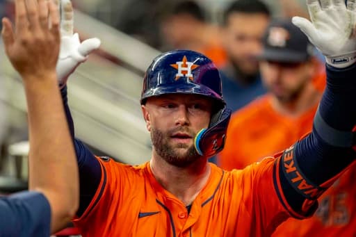 Brown shines again and Walker hits 2-run homer as Astros start strong and beat Braves 6-2
