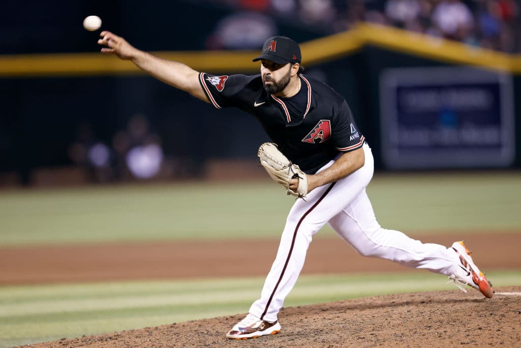 LIDOM: Tigres del Licey Add MLB Reliever Crismatt; Altavilla Also Signs