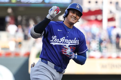Shohei Ohtani and Freddie Freeman homer for the Dodgers in their 2-1 win over the Twins